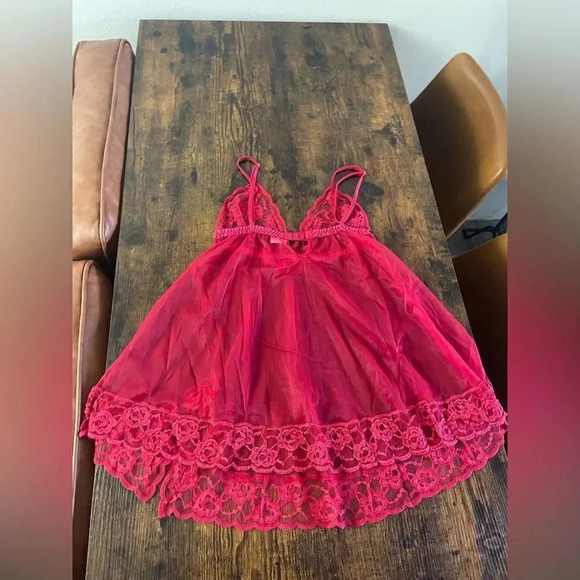 Frederick red babydoll w/ side slit - Picture 10 of 13